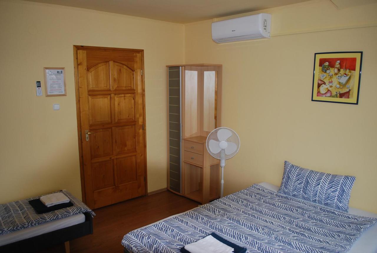 Bed and Breakfast Casa Napsugar Panzio Apostag Exterior foto