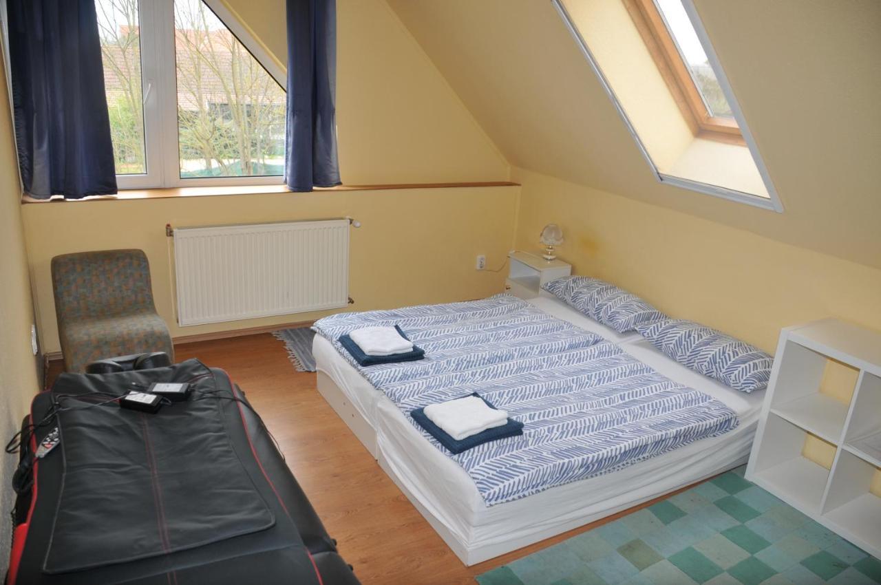 Bed and Breakfast Casa Napsugar Panzio Apostag Zimmer foto