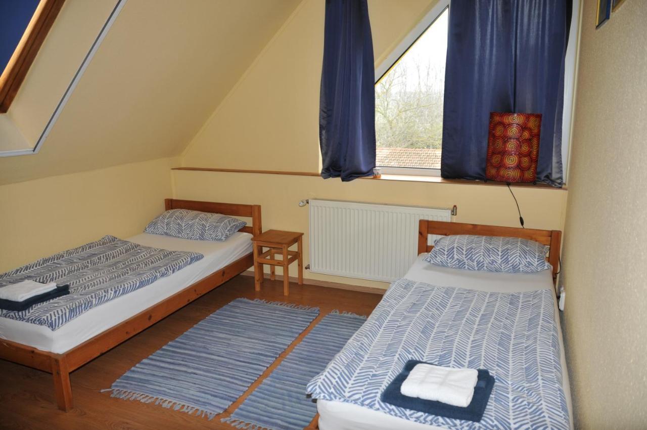 Bed and Breakfast Casa Napsugar Panzio Apostag Zimmer foto